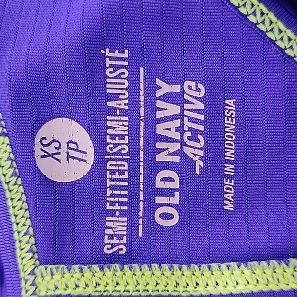 Old Navy Active Top Size: XS - Picture 16 of 16